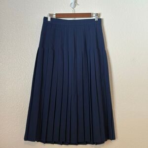 ML Sport Vintage 80’s Navy Skirt. Pleated. Size 28inch waist. Good Condition!